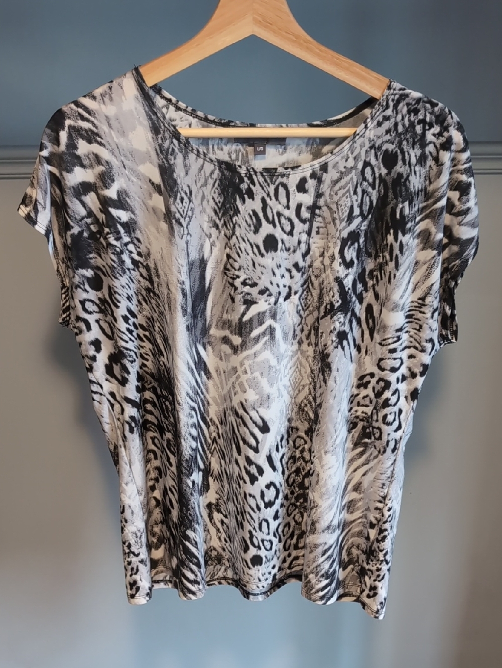 Short Sleeve Animal Print Top - Black & White